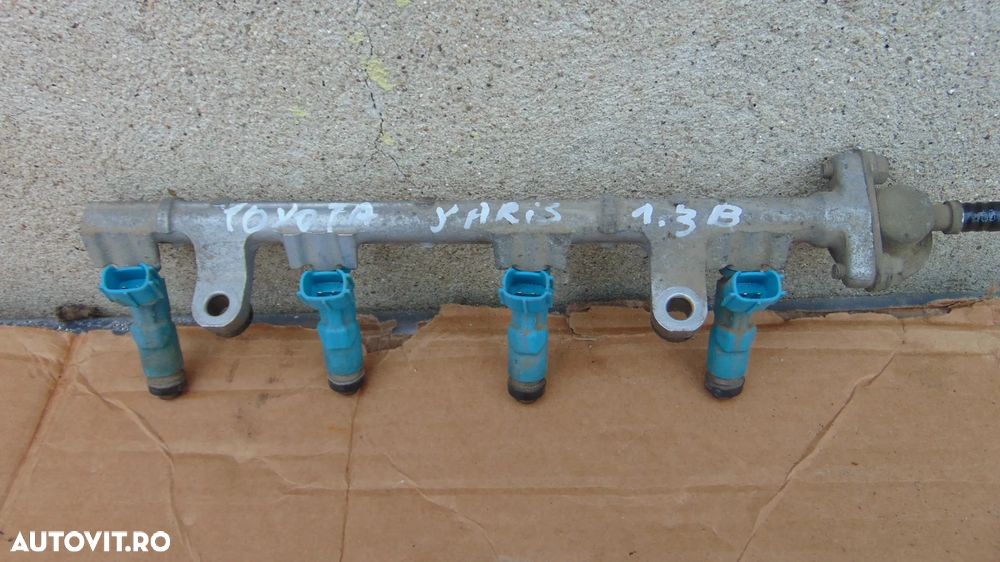 Rampa injectoare Toyota Yaris motor 1.3 benzina an 2005-2011 - 2