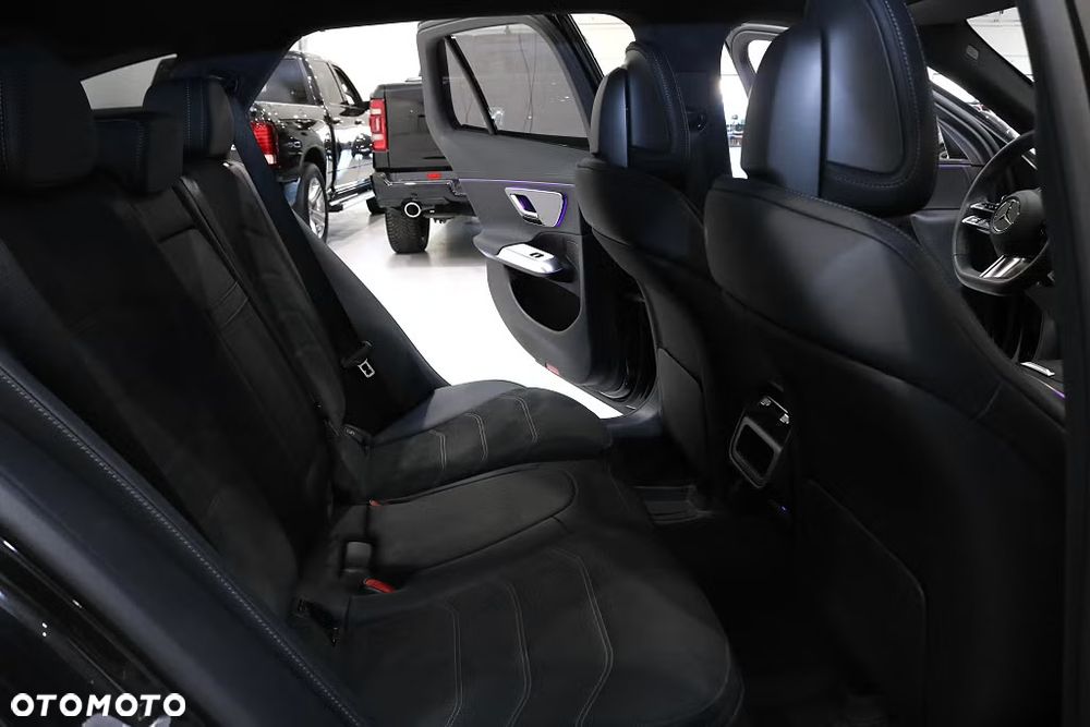 Mercedes-Benz Klasa E 220 d 4Matic 9G-TRONIC Edition AMG Line - 20