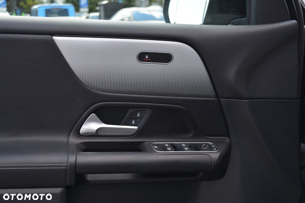 Mercedes-Benz GLB 200 Style 7G-DCT - 11