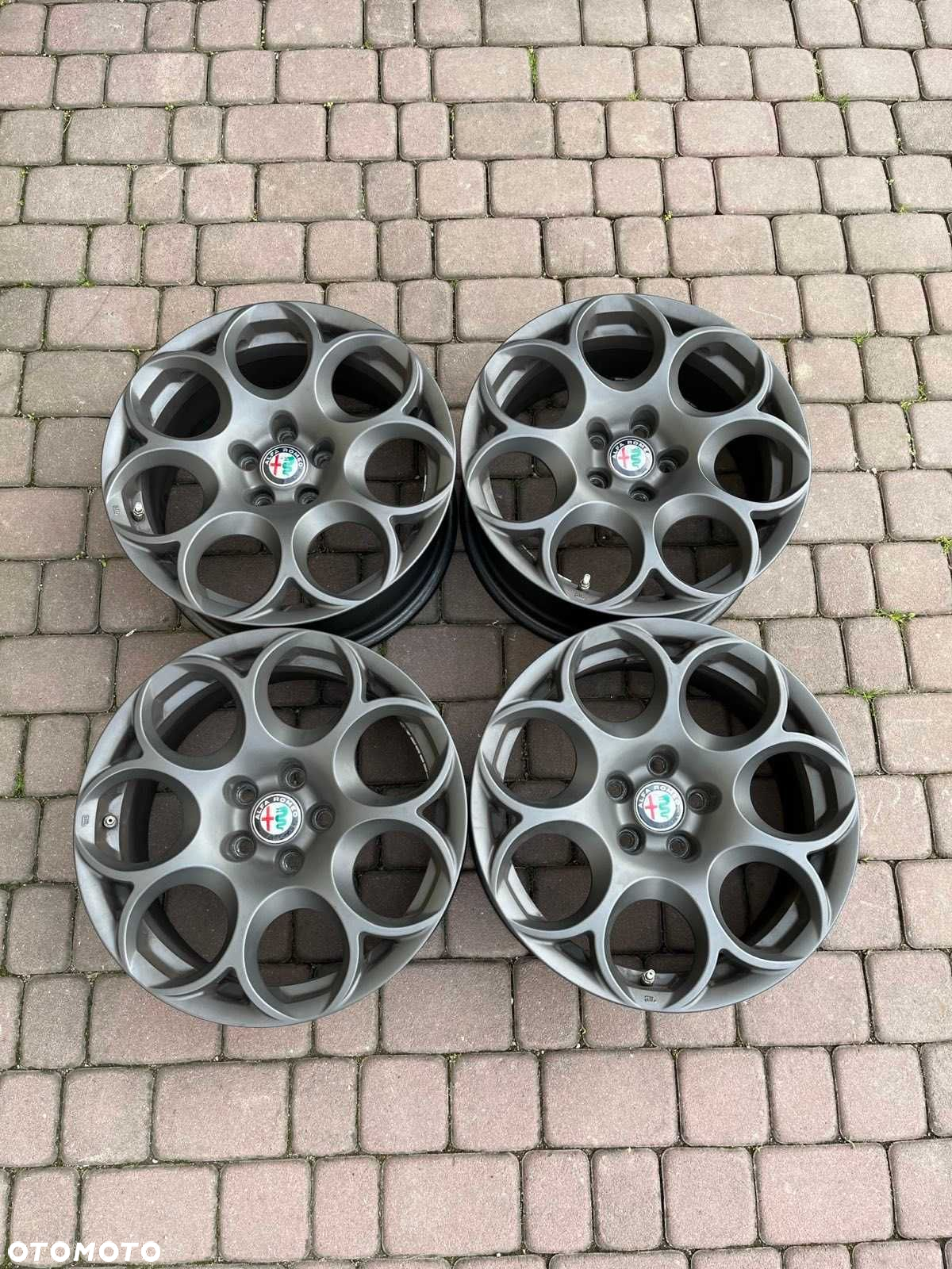 Oryginalne alufelgi Alfa 5x110 17 cali Czujniki JAK NOWE Giulia - 4