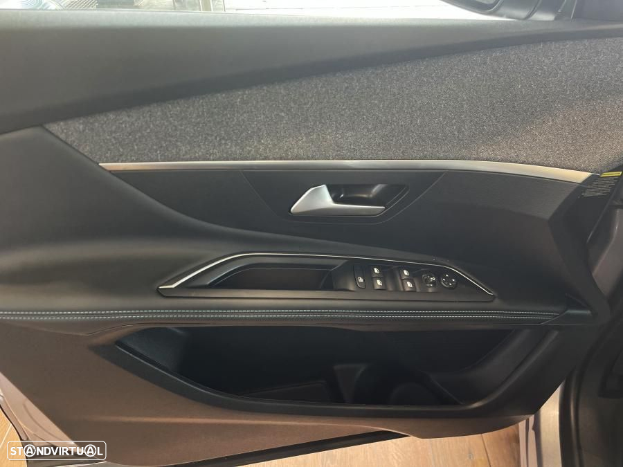 Peugeot 3008 1.5 BlueHDi Allure Pack EAT8 - 25