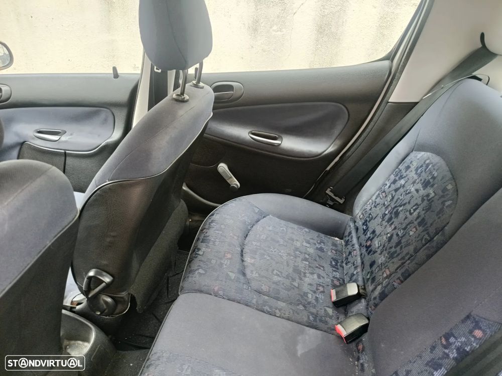Peugeot 206 1.1 XT - 19