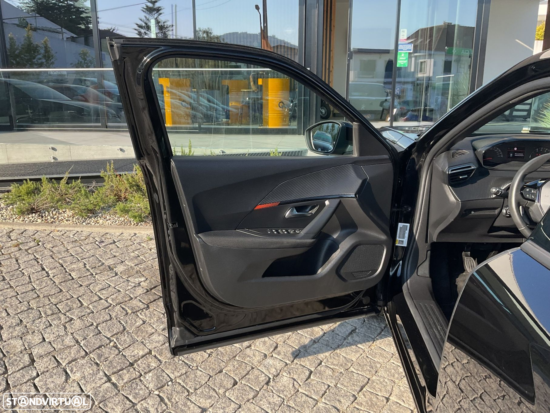 Peugeot 2008 1.2 PureTech Active Pack - 19