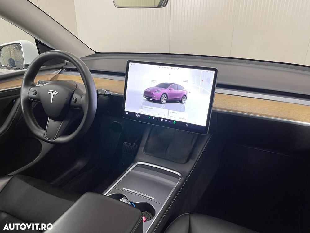 Tesla Model Y Long Range Dual Motor AWD - 9