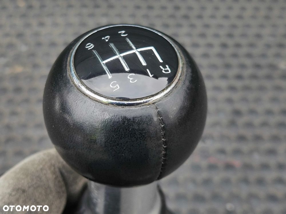 Gałka Mieszek Czarna S-Line Skóra Lewarek Zmiany 6 Biegów Manual Audi A4 B6 B7 - 15