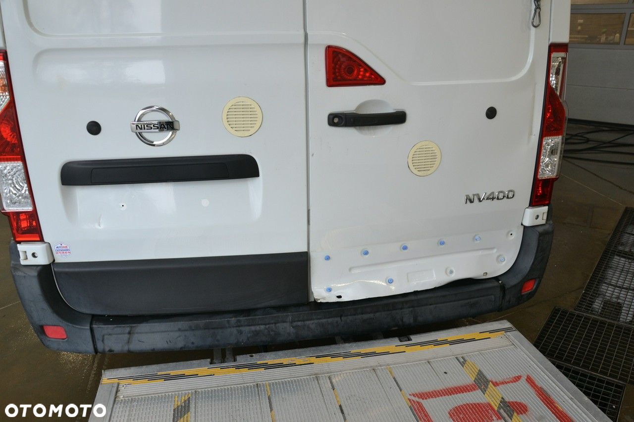 Nissan NV 400 - 27