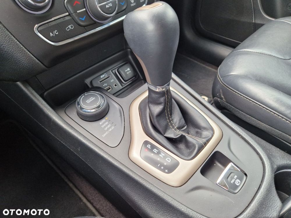 Jeep Cherokee 3.2 V6 Active Drive I Limited - 17