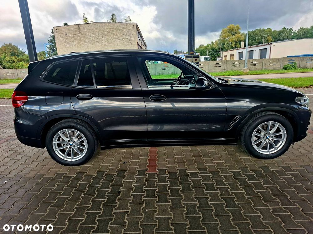 BMW X3 xDrive20d Luxury Line - 9