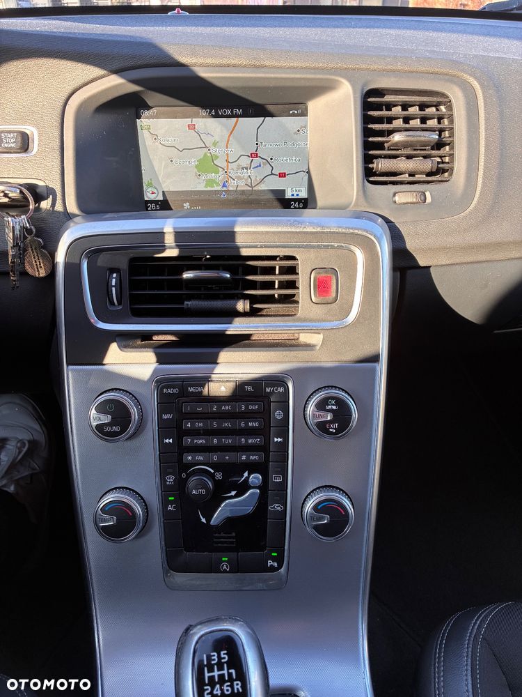 Volvo V60 D3 Momentum - 19