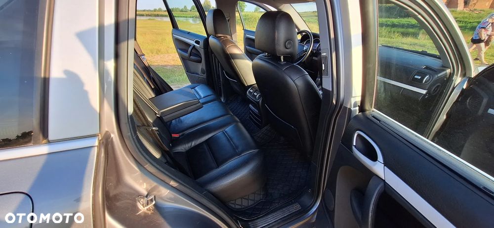Porsche Cayenne S Tiptronic - 28