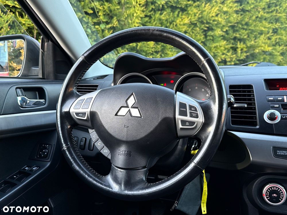 Mitsubishi Lancer 1.8 Intense - 23
