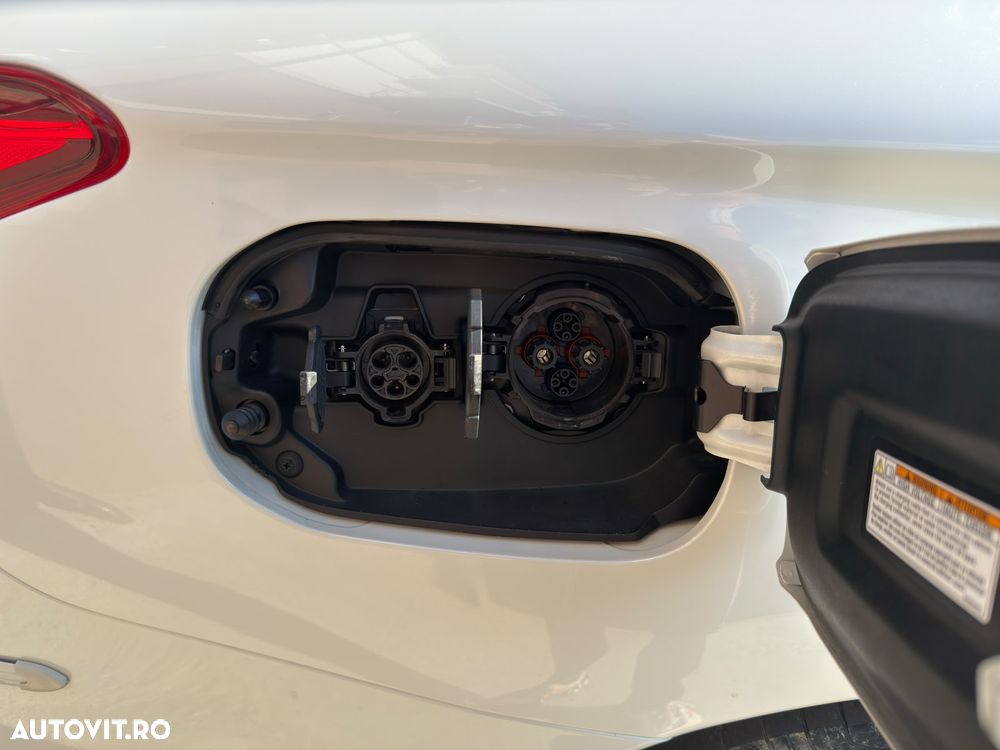 Mitsubishi Outlander PHEV 2.4 L 4X4 Instyle+ - 22