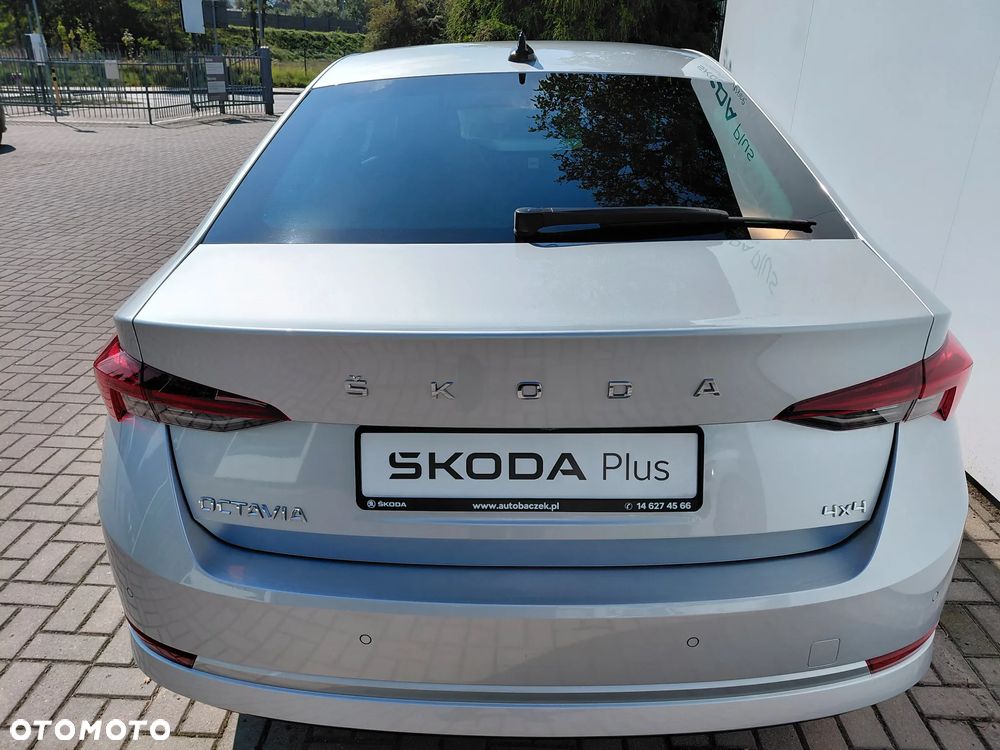 Skoda Octavia 2.0 TSI 4x4 Style DSG - 11