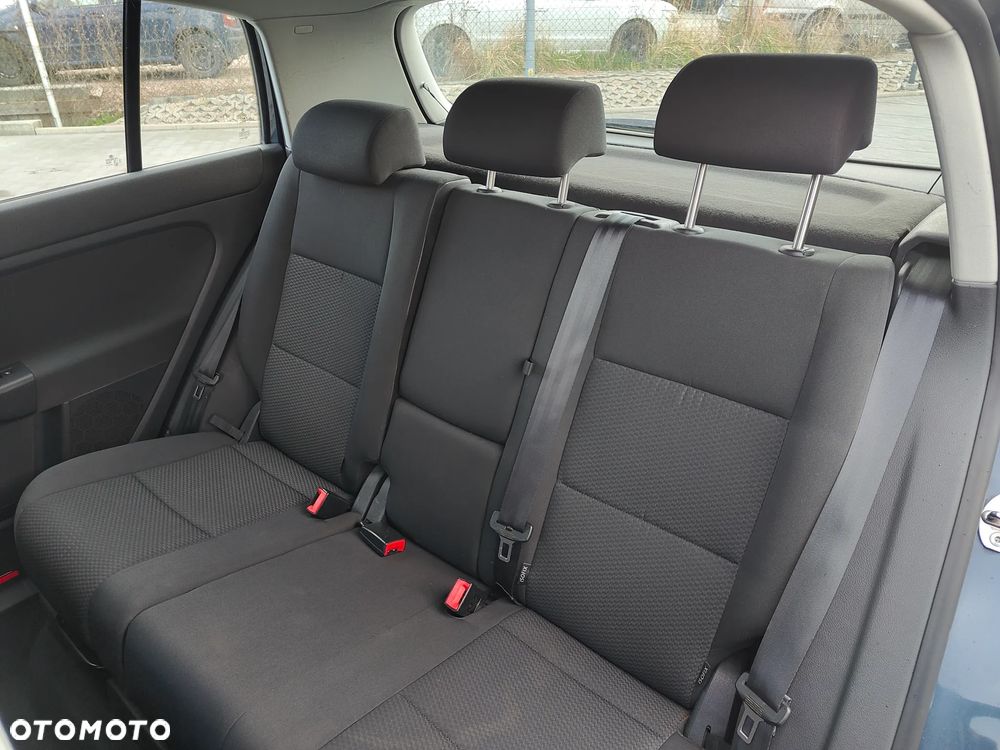 Volkswagen Golf Plus - 17