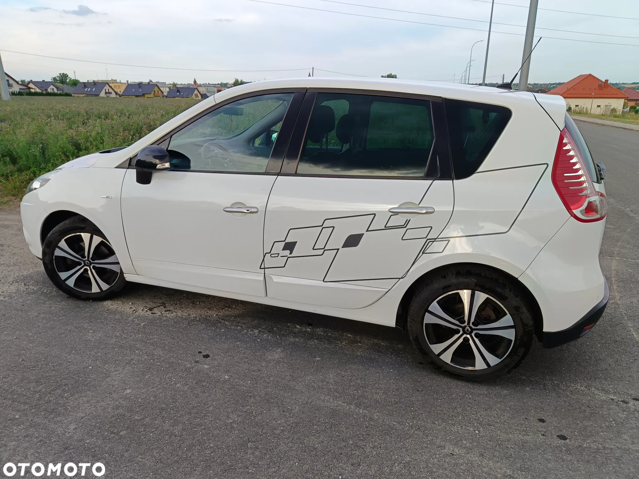 Renault Scenic TCe 130 Bose Edition - 8