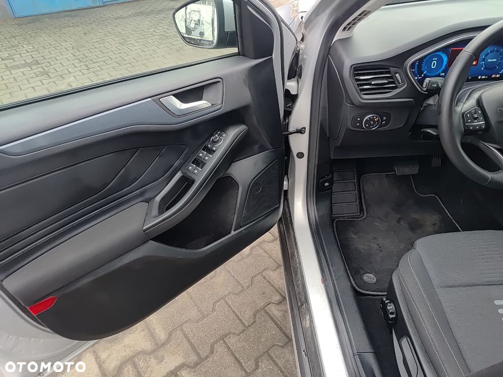 Ford Focus 1.0 EcoBoost Hybrid ACTIVE X - 28