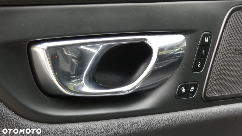 Volvo S60 T6 AWD R-Design - 20
