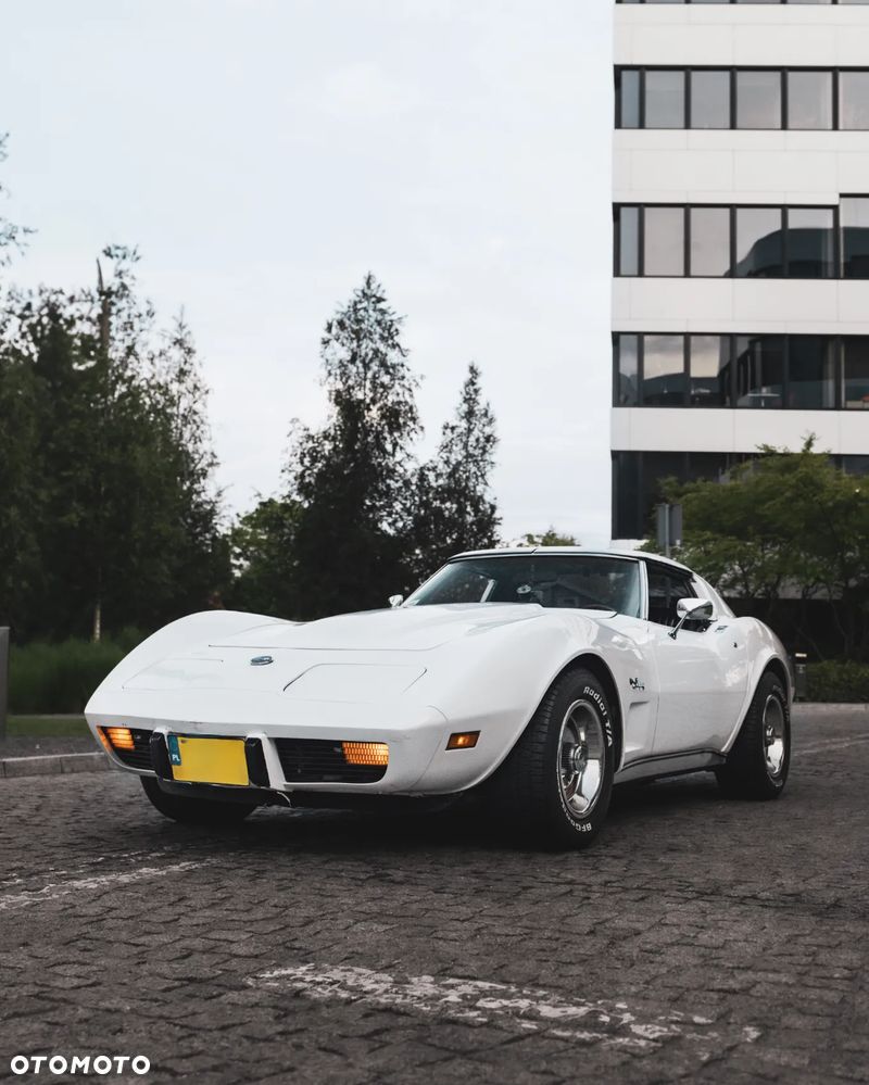 Chevrolet Corvette - 11