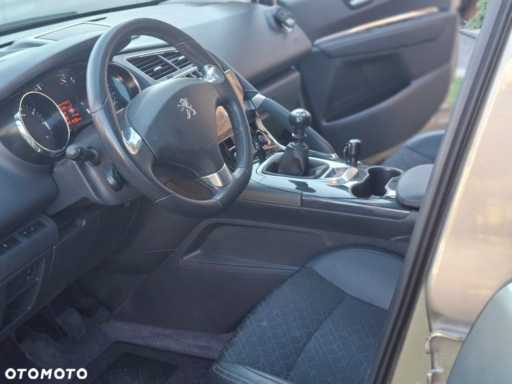 Peugeot 3008 1.2 PureTech Allure S&S - 14