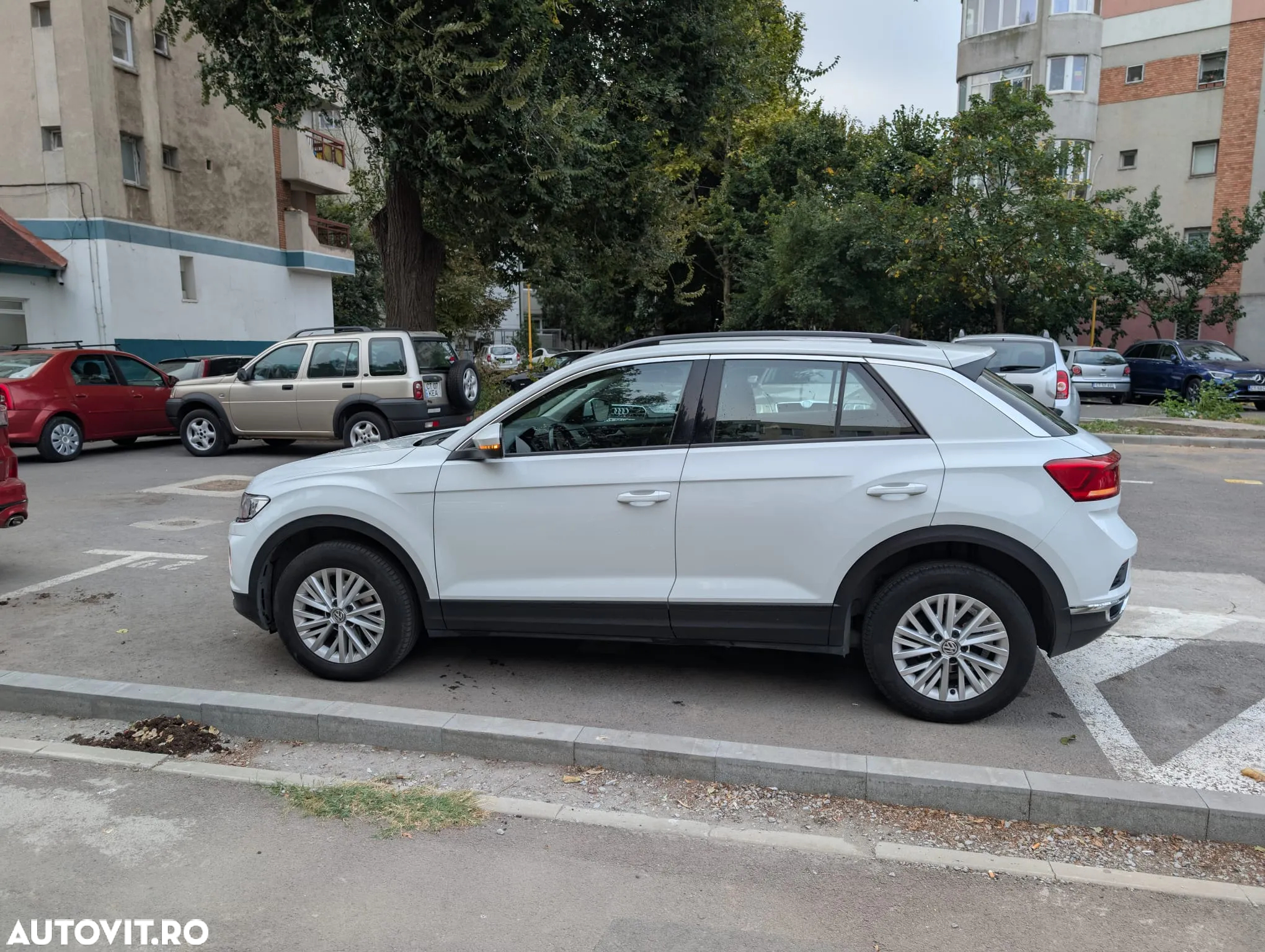 Volkswagen T-ROC 1.6 TDI Design - 2