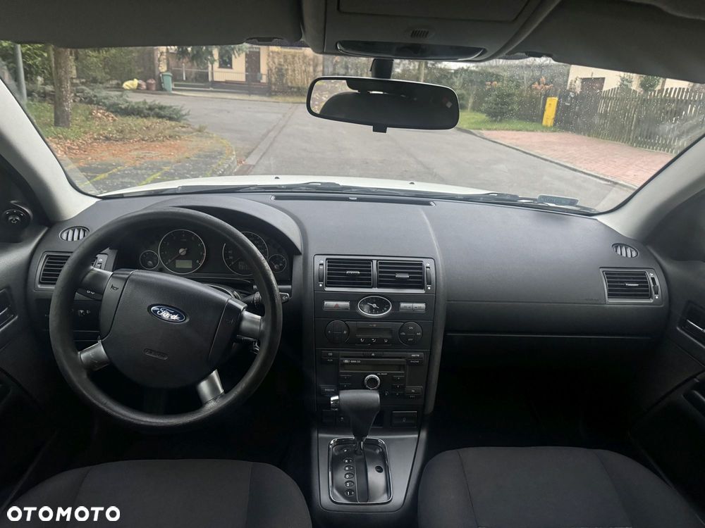 Ford Mondeo 2.0 Ambiente - 10