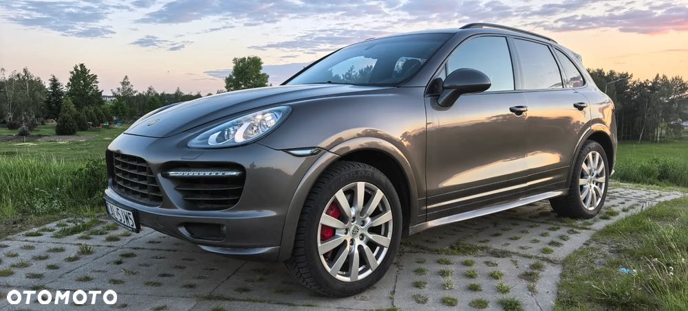 Porsche Cayenne - 1