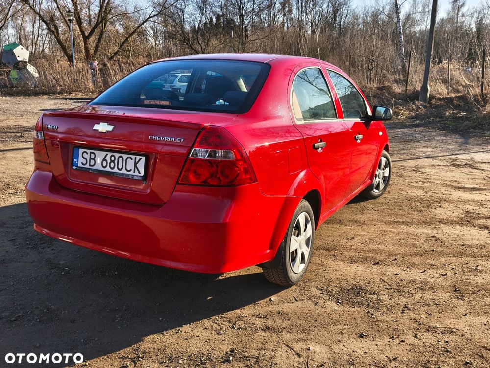 Chevrolet Aveo 1.2 16V Base / Classic - 3