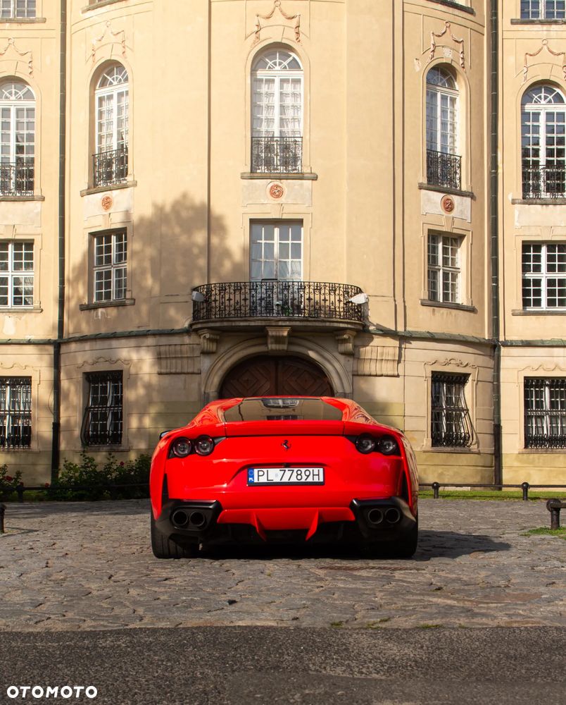 Ferrari 812 Superfast - 6