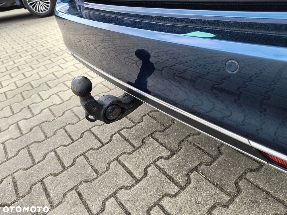 Volkswagen Passat - 11