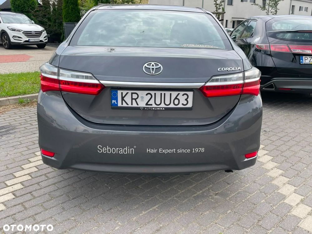 Toyota Corolla 1.6 Classic Plus - 5