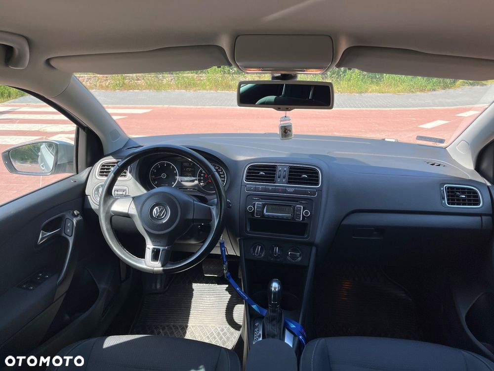 Volkswagen Polo 1.4 16V Comfortline DSG - 6