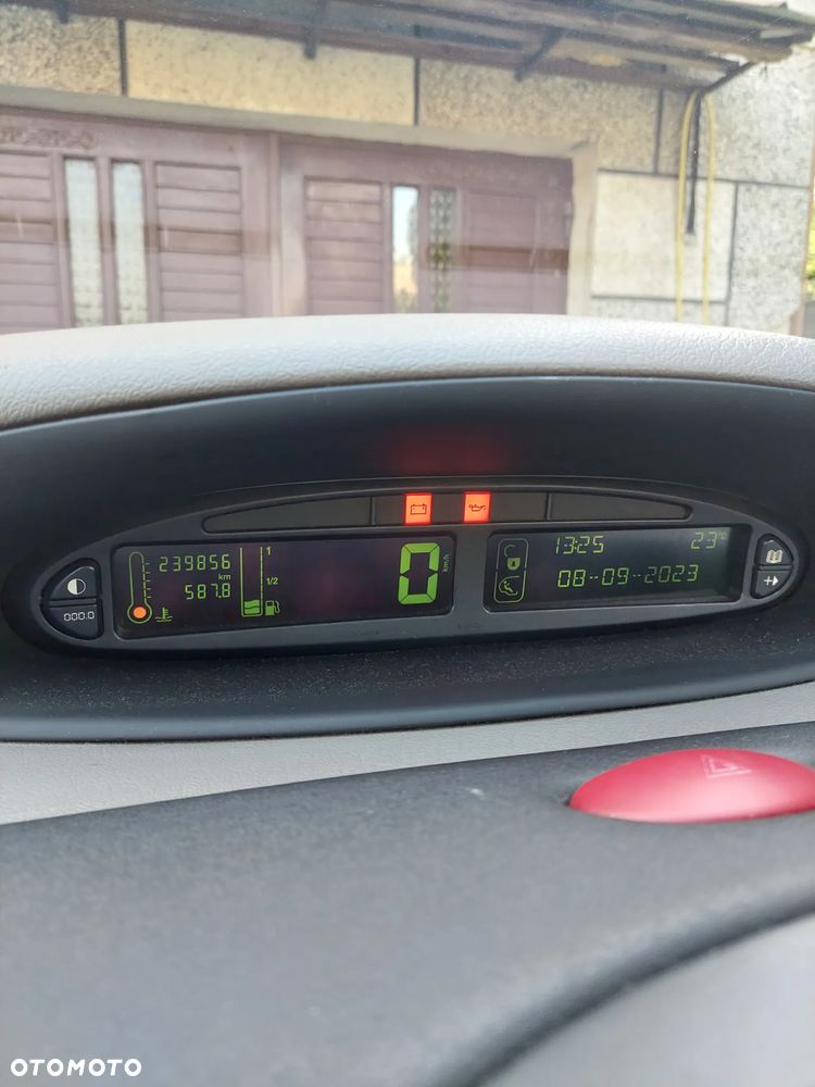 Citroën Xsara 2.0 HDi Confort - 6