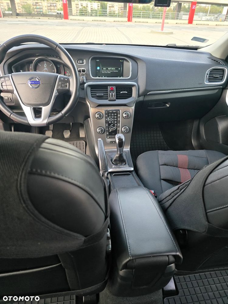 Volvo V40 - 18