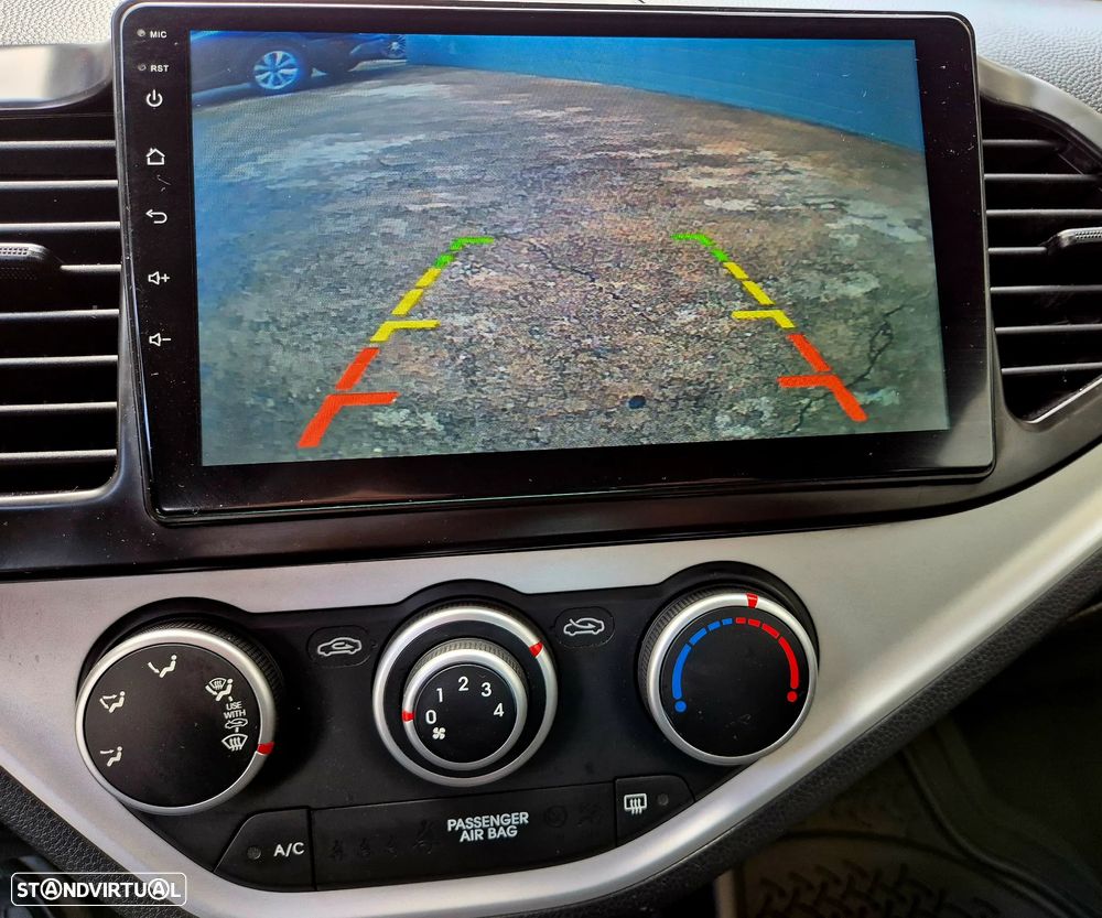 Kia Picanto 1.0 Fifa World Cup Edition - 3