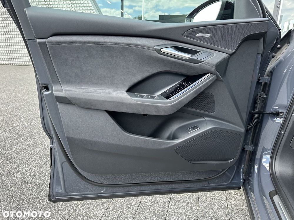 Audi SQ6 Sportback e-tron - 12