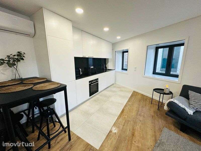 T1 Nova e Luminoso na Gaia perto da Ponte D.Luis - Grande imagem: 3/11