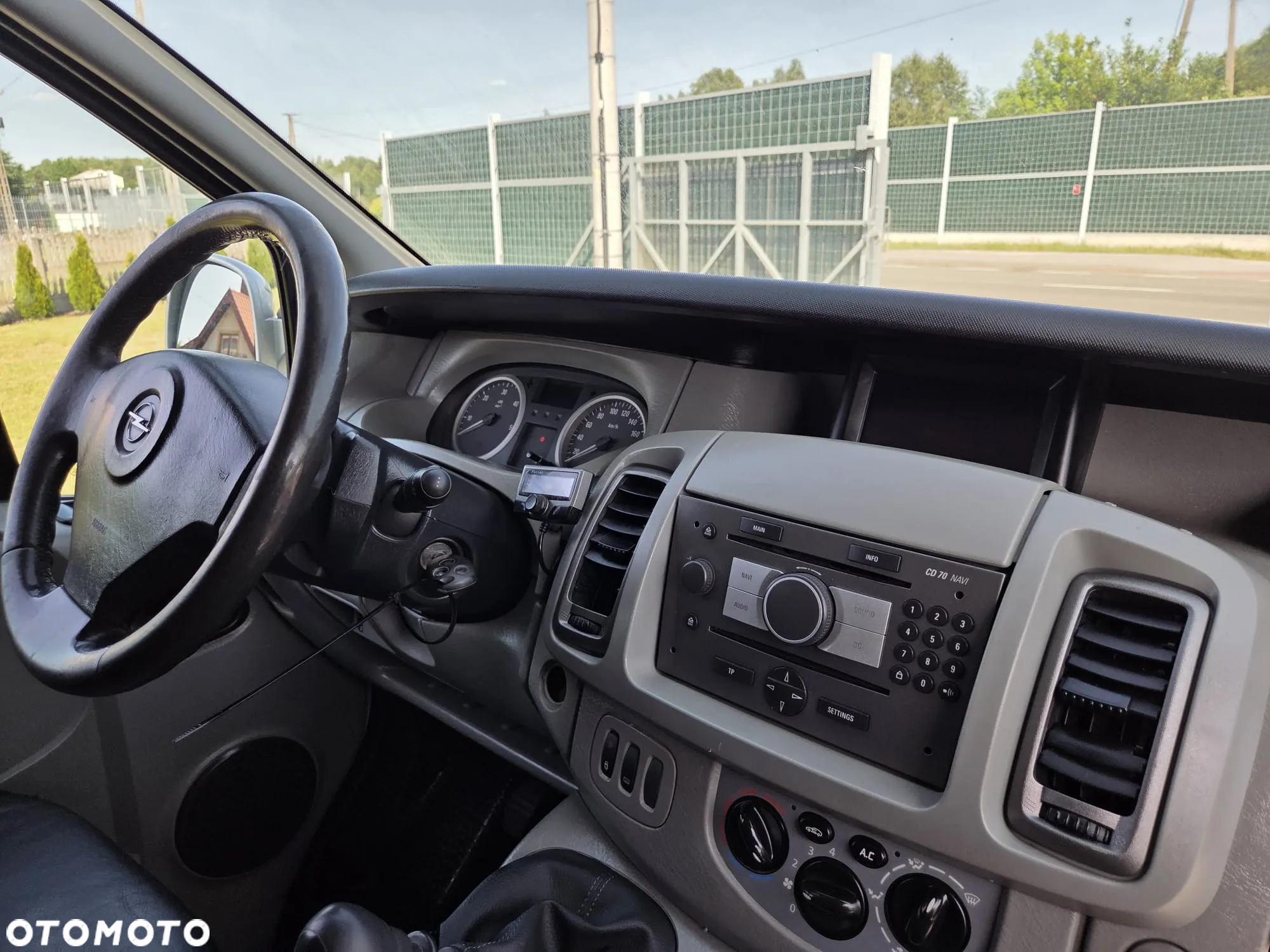 Opel VIVARO LONG FULL OPCJA KLIMA ORYGINAŁ LAKIER ZADBANY PO WYMIANACH - 13