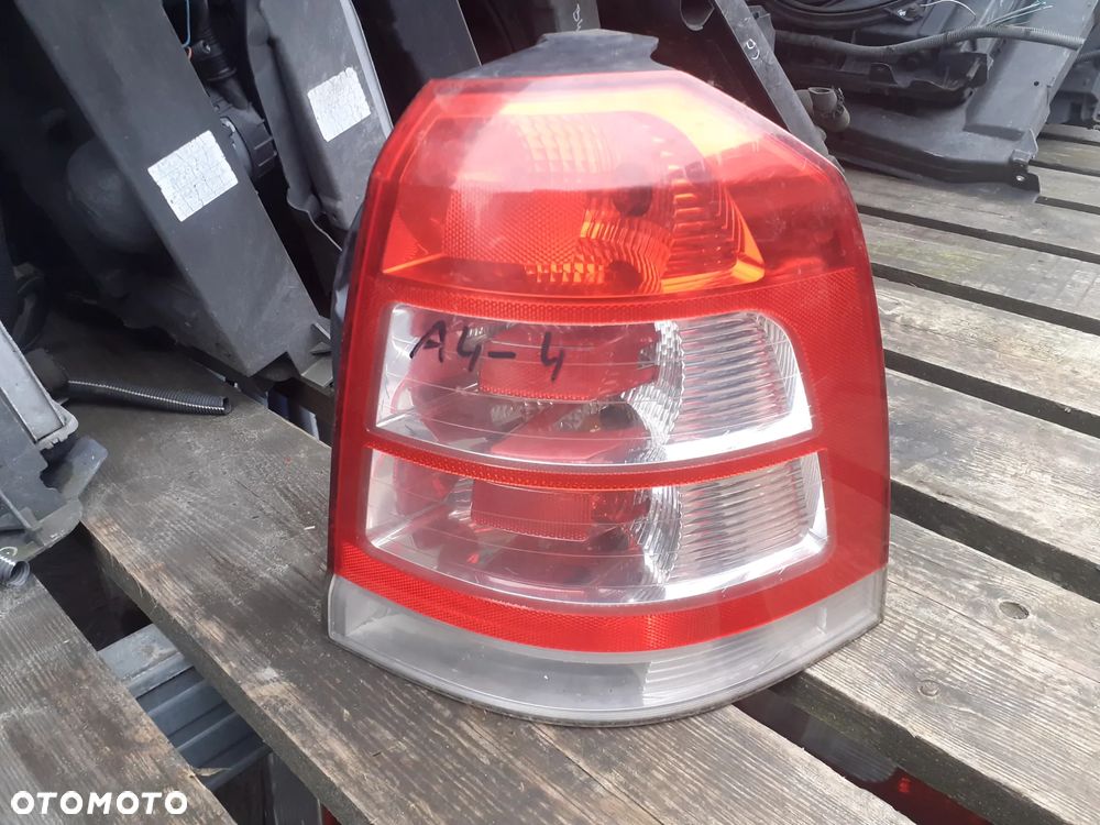 .  TYL TYLNA LAMPA PRAWA OPEL ZAFIRA B LIFT FL - 1
