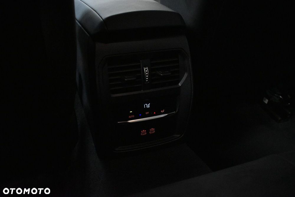 BMW Seria 3 330i M Sport sport - 23