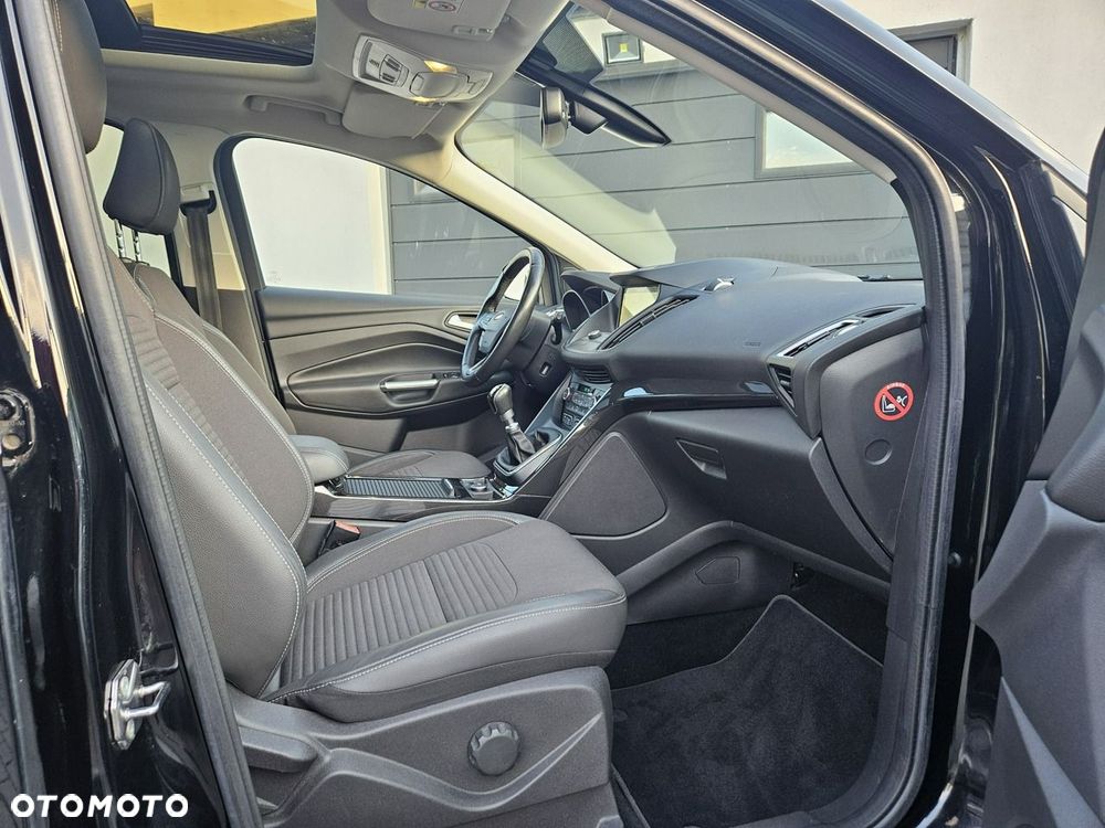 Ford Kuga 2.0 TDCi FWD Titanium - 28