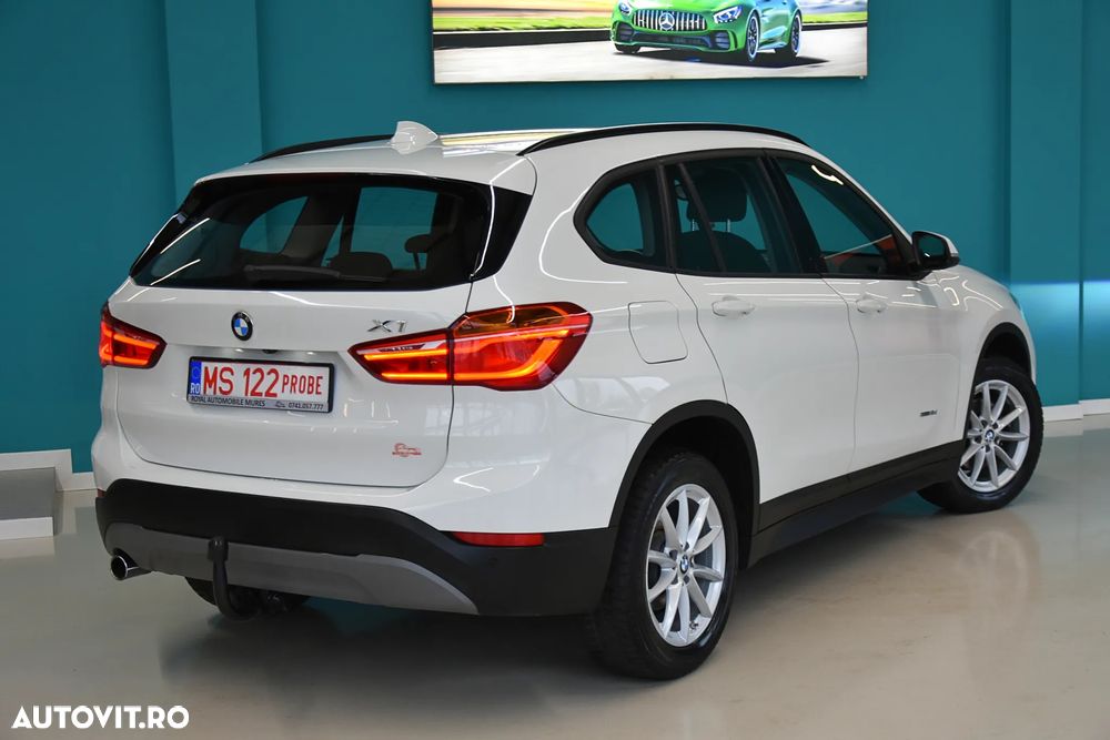 BMW X1 sDrive18d Aut. Sport Line - 3