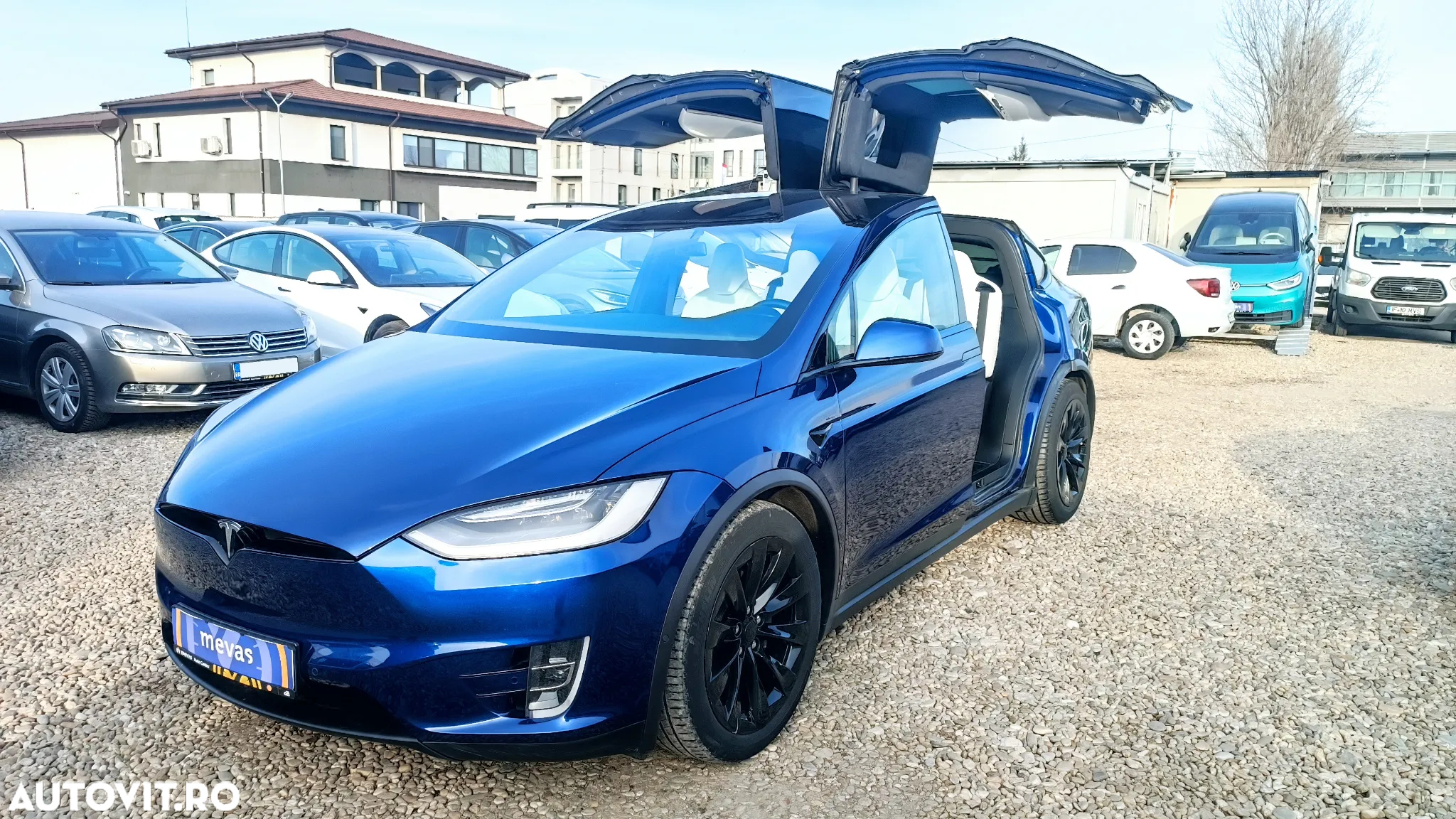 Tesla Model X - 3