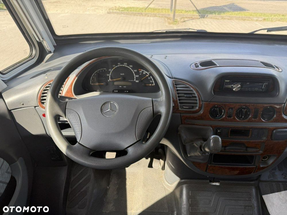 Mercedes-Benz Sprinter - 14