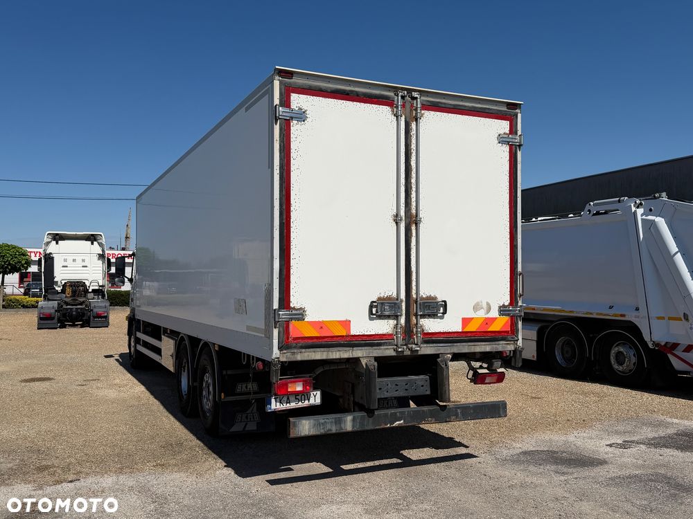 Volvo FH360 chłodnia - 8