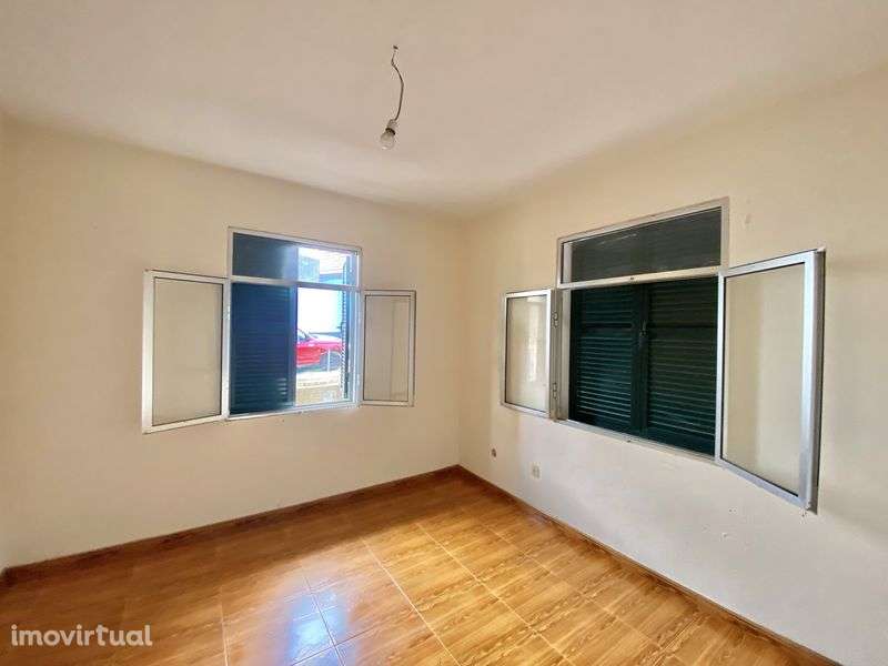 Moraria T4+2 palheiros na Fajã da Ovelha - Grande imagem: 2/8