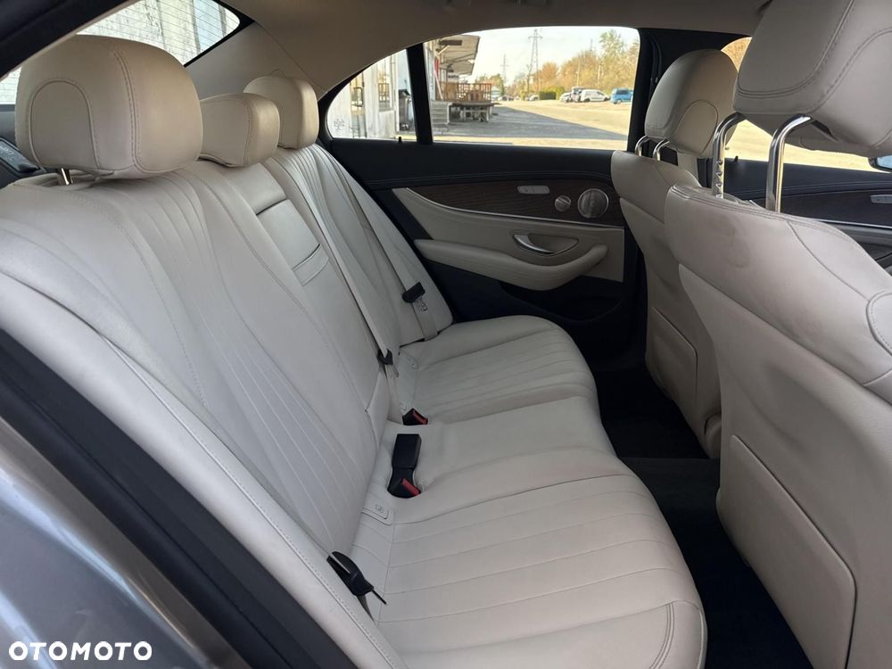 Mercedes-Benz Klasa E - 22