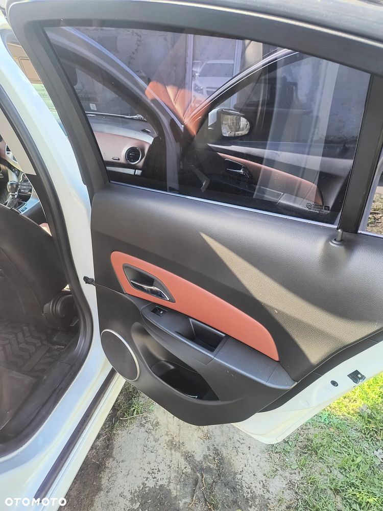 Chevrolet Cruze 1.8 LTZ - 10