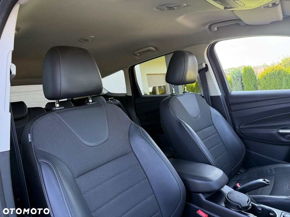 Ford Kuga 2.0 TDCi 4x4 Titanium - 19