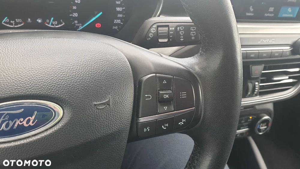 Ford Focus 1.5 EcoBoost Titanium - 24