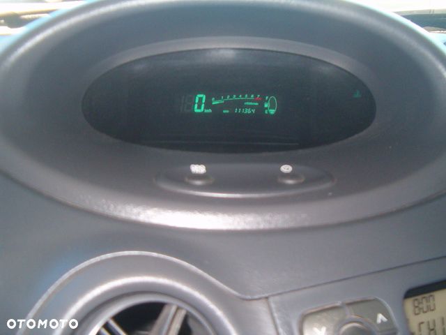 Toyota Yaris - 18